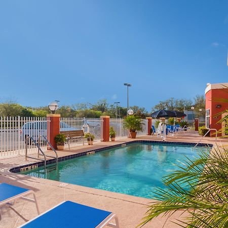 Holiday Inn Express Hotel & Suites Tampa-Fairgrounds-Casino By Ihg Bagian luar foto