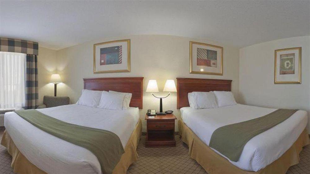 Holiday Inn Express Hotel & Suites Tampa-Fairgrounds-Casino By Ihg Bagian luar foto
