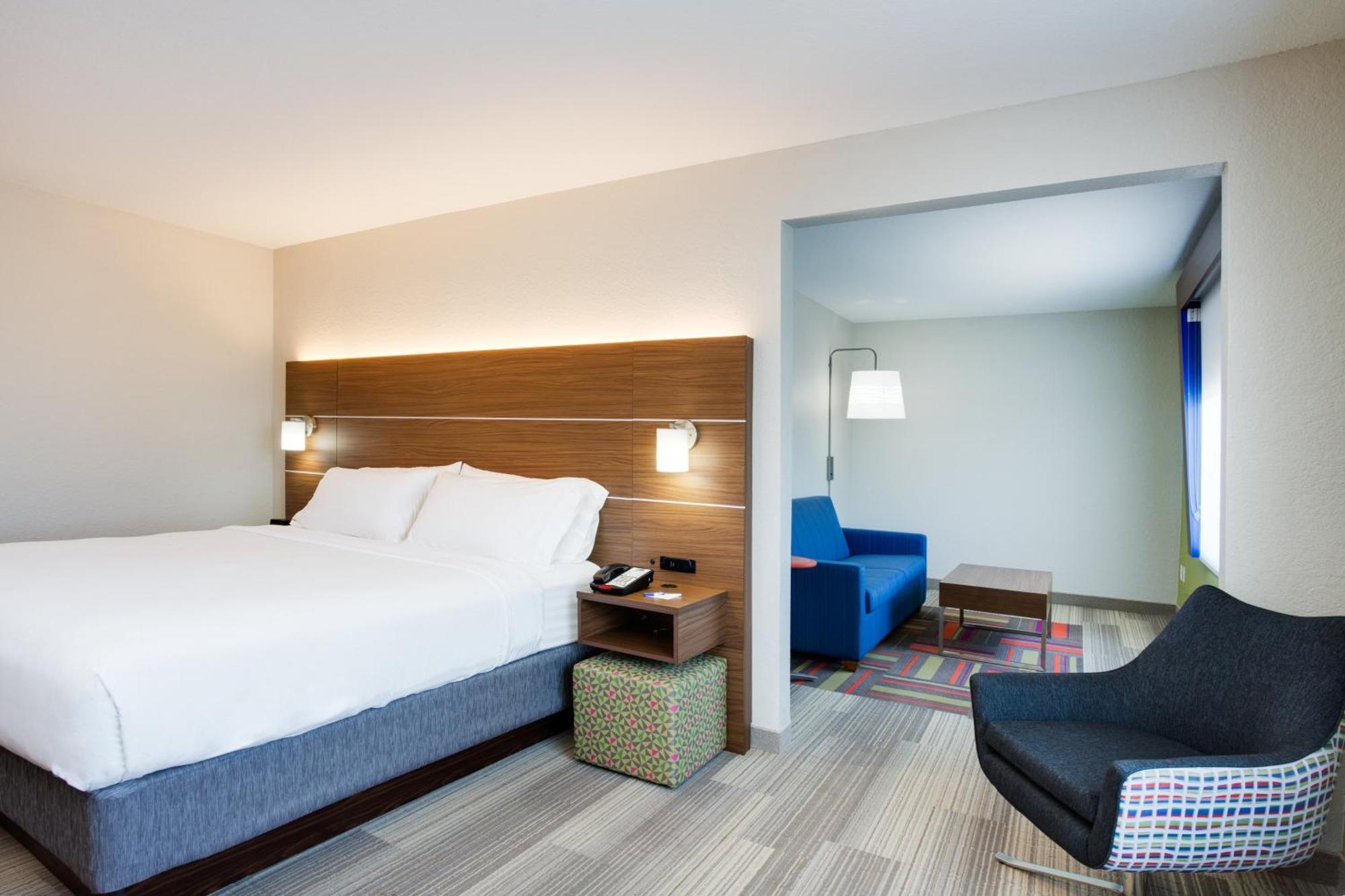Holiday Inn Express Hotel & Suites Tampa-Fairgrounds-Casino By Ihg Bagian luar foto