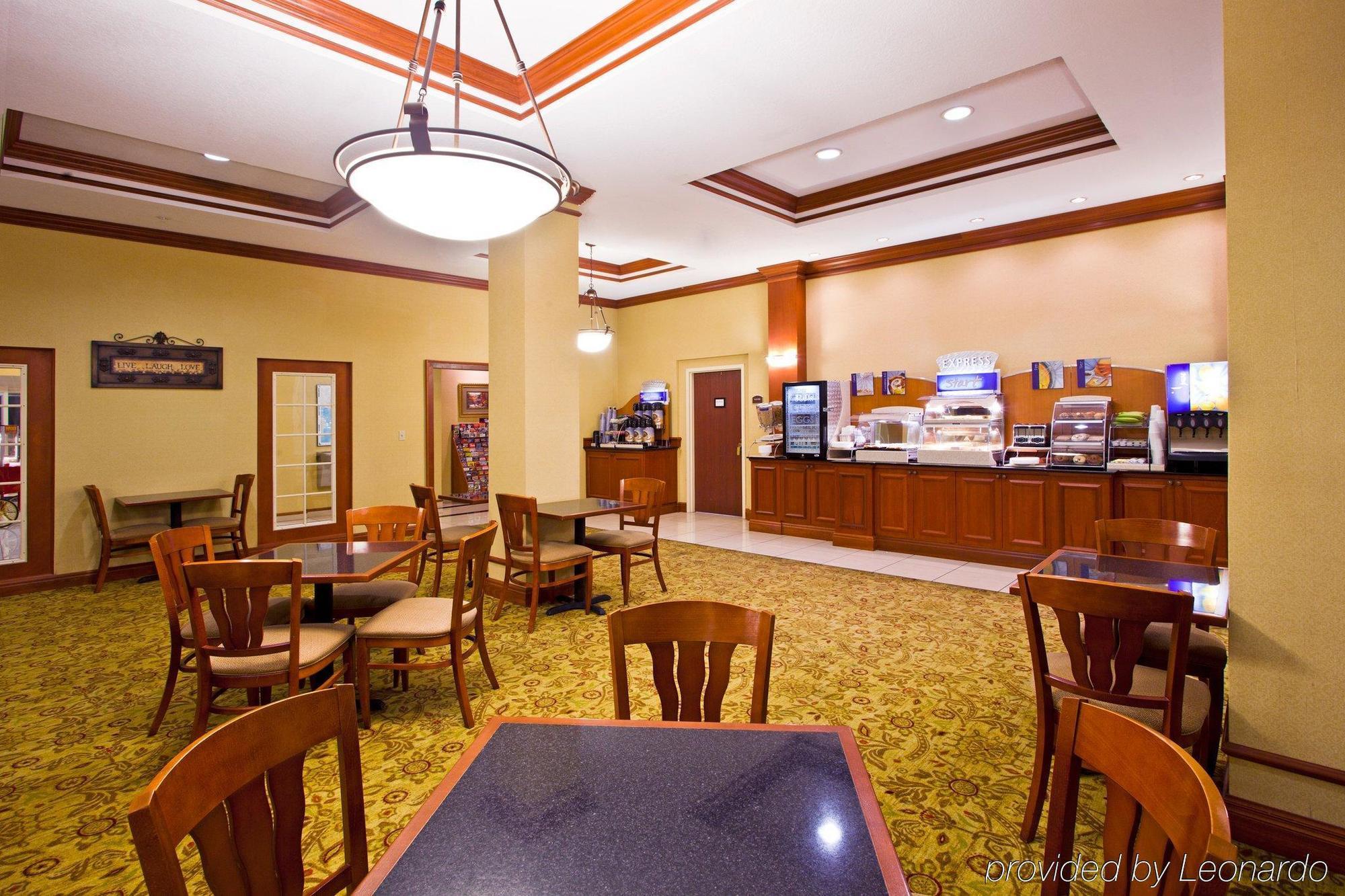 Holiday Inn Express Hotel & Suites Tampa-Fairgrounds-Casino By Ihg Restoran foto