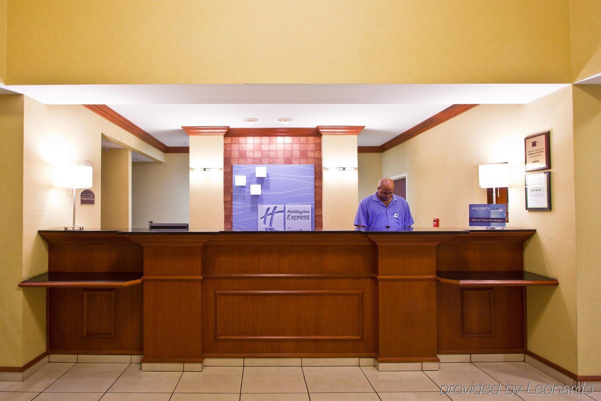 Holiday Inn Express Hotel & Suites Tampa-Fairgrounds-Casino By Ihg Interior foto