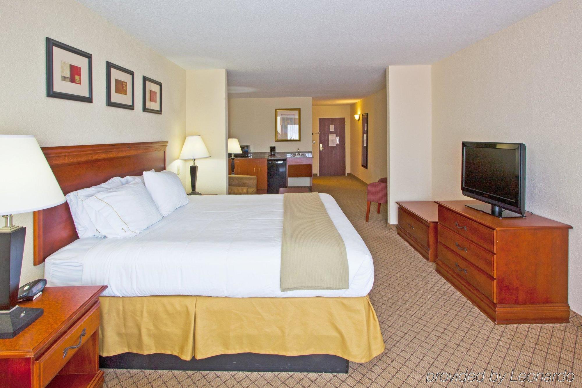 Holiday Inn Express Hotel & Suites Tampa-Fairgrounds-Casino By Ihg Ruang foto