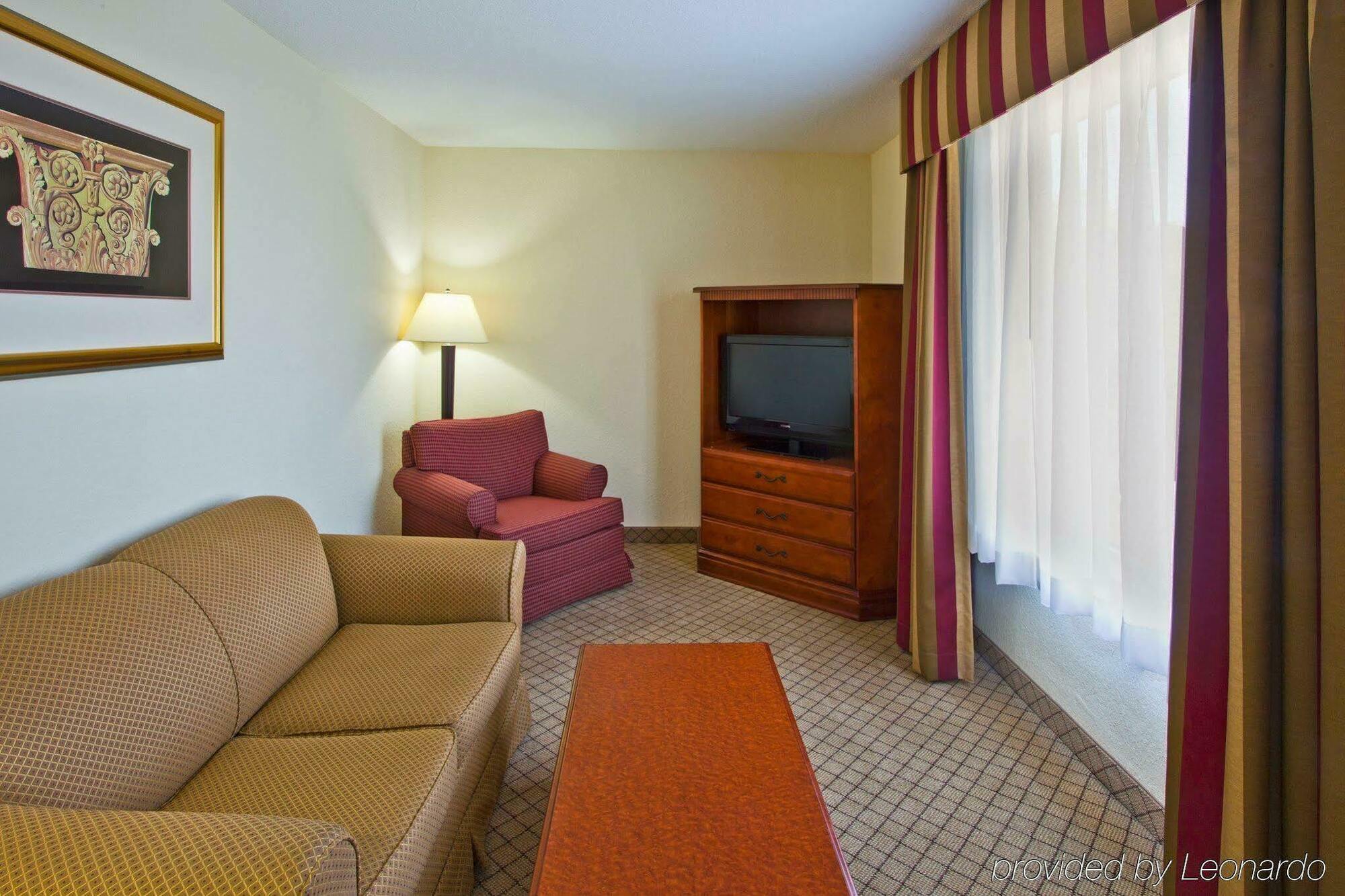 Holiday Inn Express Hotel & Suites Tampa-Fairgrounds-Casino By Ihg Ruang foto
